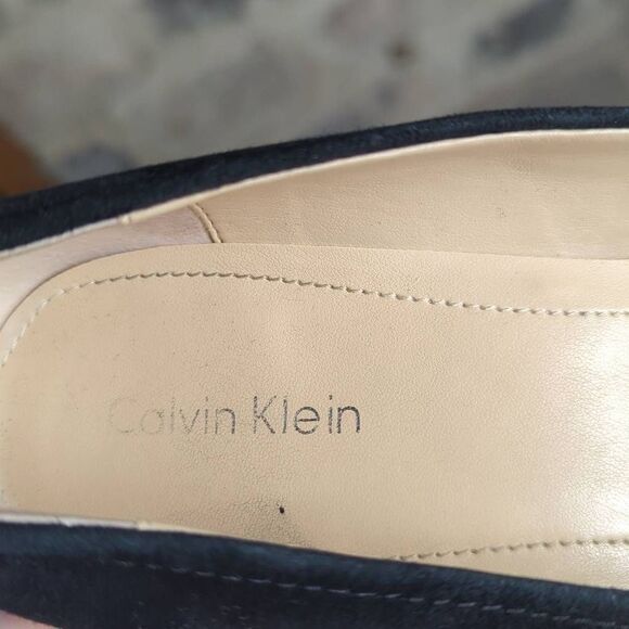 Calvin Klein Kendall Black Suede Snake Embossed Heel Platform Pumps Size 8M - Picture 12 of 16
